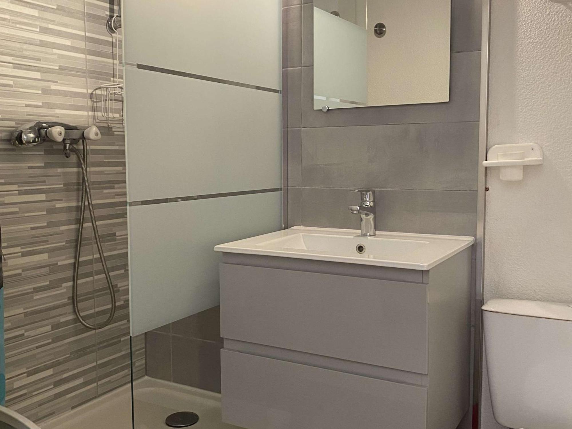 Studio Confort 2* Avec 2 Parkings Prives, Proche Thermes, Calme Et Bien Equipe - Balaruc-Les-Bains - Fr-1-553-114 Eksteriør bilde